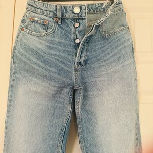 Zara Jeans Button Fly Ankle Length Frayed Hem Size 4